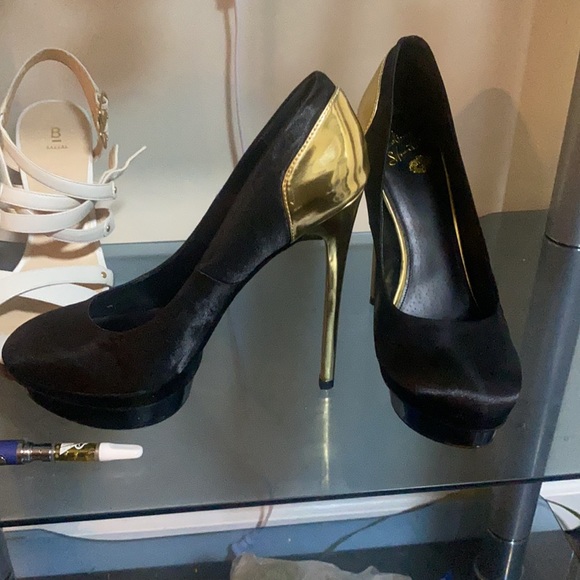 Black and Gold Colin Stewart Stilettos - Picture 2 of 10